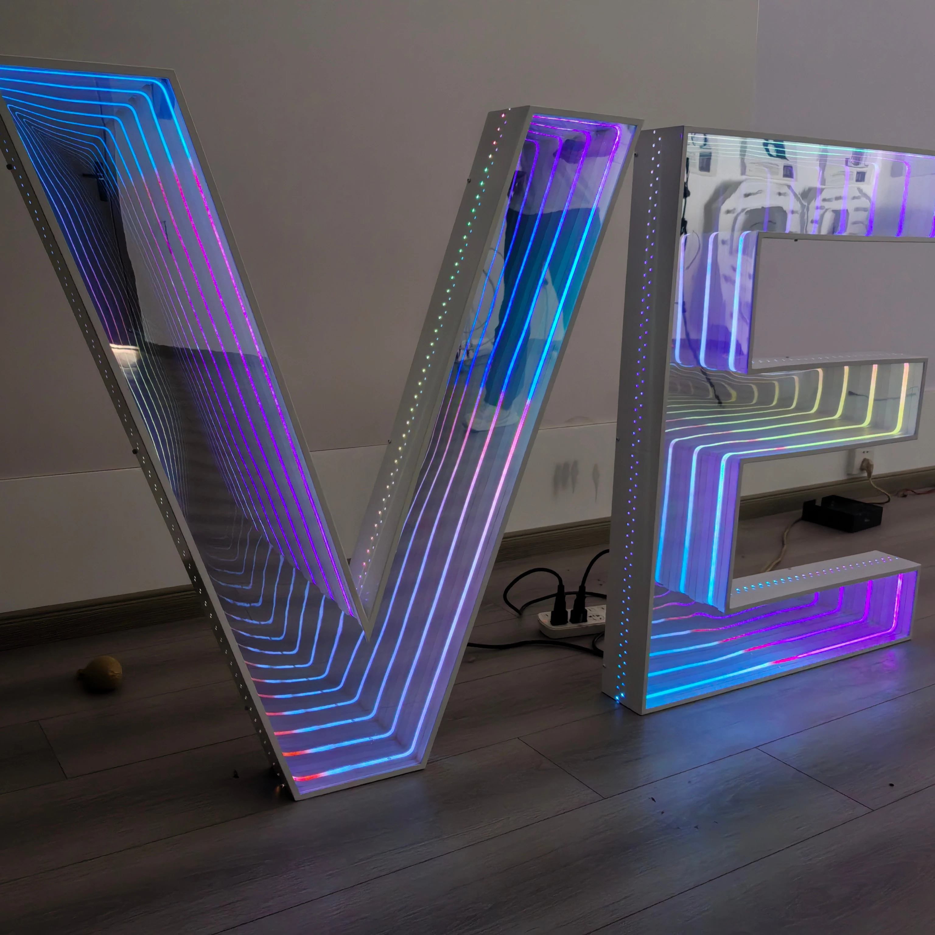 LED RGB Color Change Mirror Marquee Letters 3ft 4ft Acrylic Light Number Letter Birthday Party Wedding Outdoor Advertising OEM