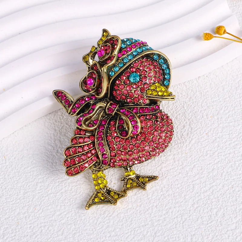 New Arrival Heavy Industry Crystal Duck Cute Broochs For Women Men Fashion Exquisite Animal Rhinestone Shining Accessories