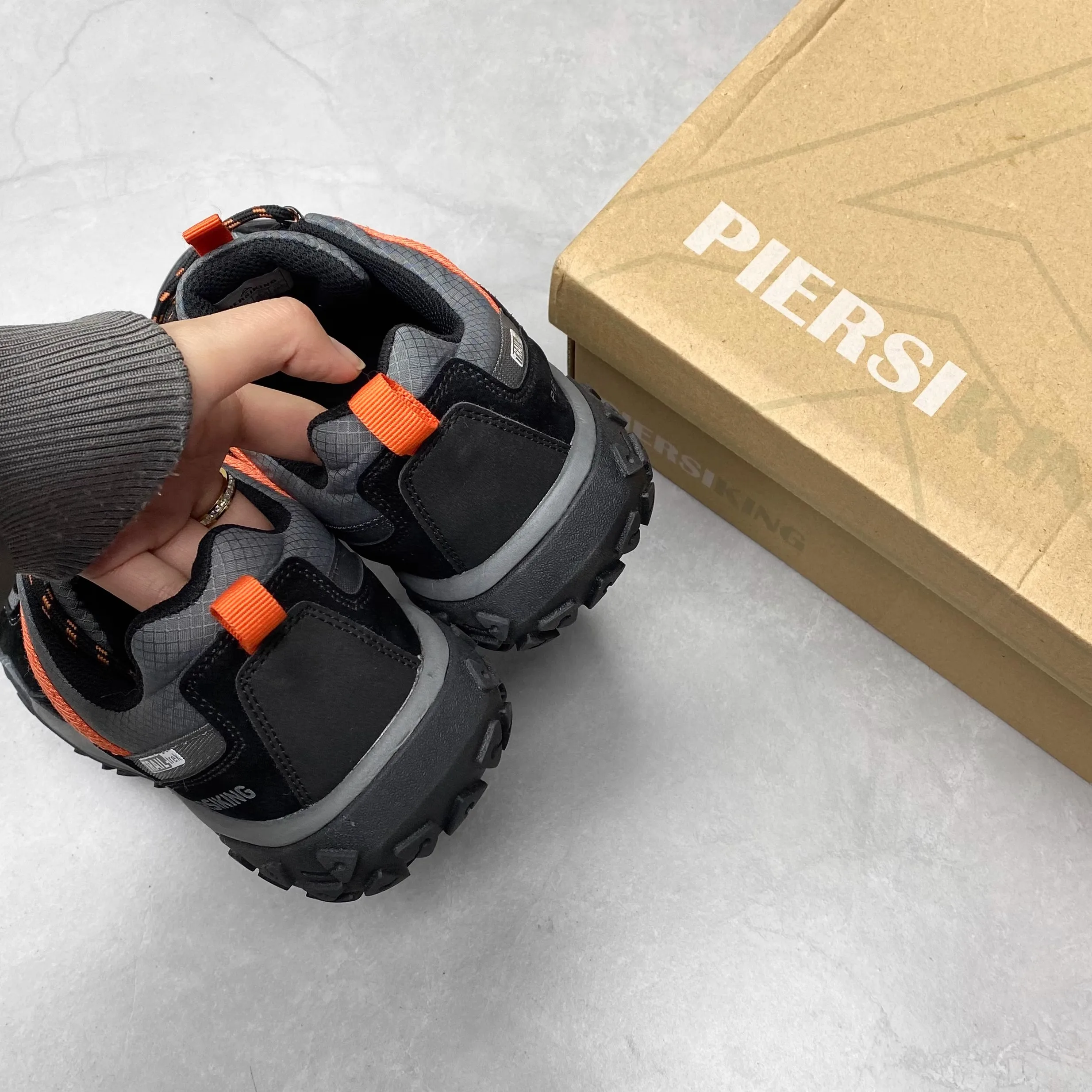 2025 New Hot fashion casual simple sports shoes, breathable and comfortable design Suitable for couples Suitable for all kinds o