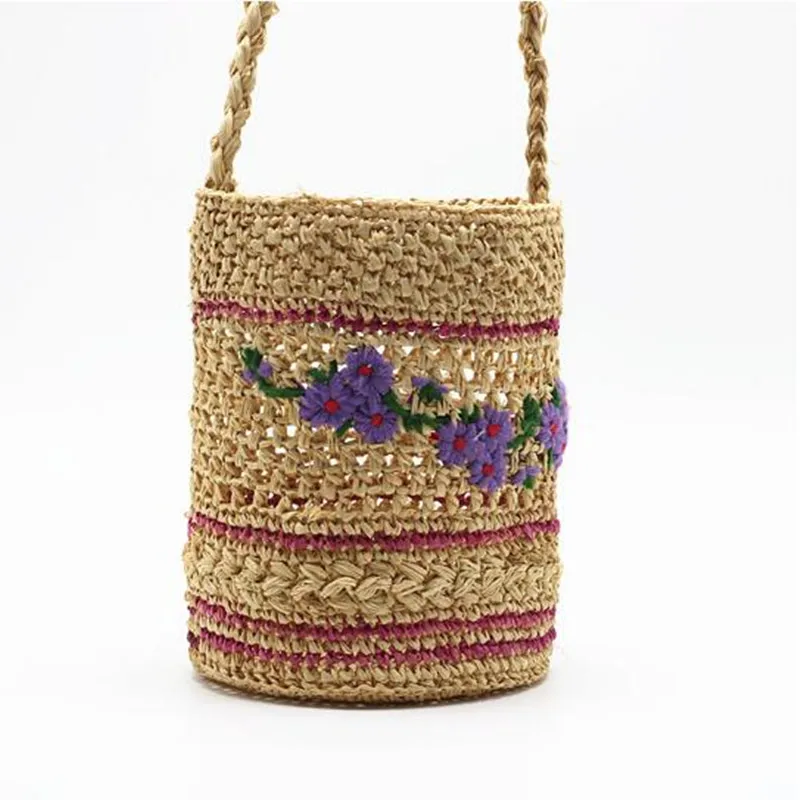 High-quality embroidered straw woven bag 2023 fashion female bag raffia flower woven handbag bucket vegetable basket bag