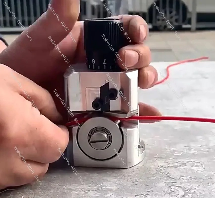 Aluminum alloy manual wire stripping machine - household small hand crank wire stripper
