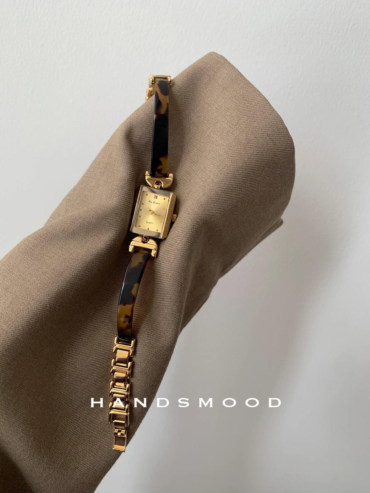 

Elegant women's watchsquarelight luxuryhigh-endcompact and fashionable bracelet-style thin chain quartz women's watchfemale gift