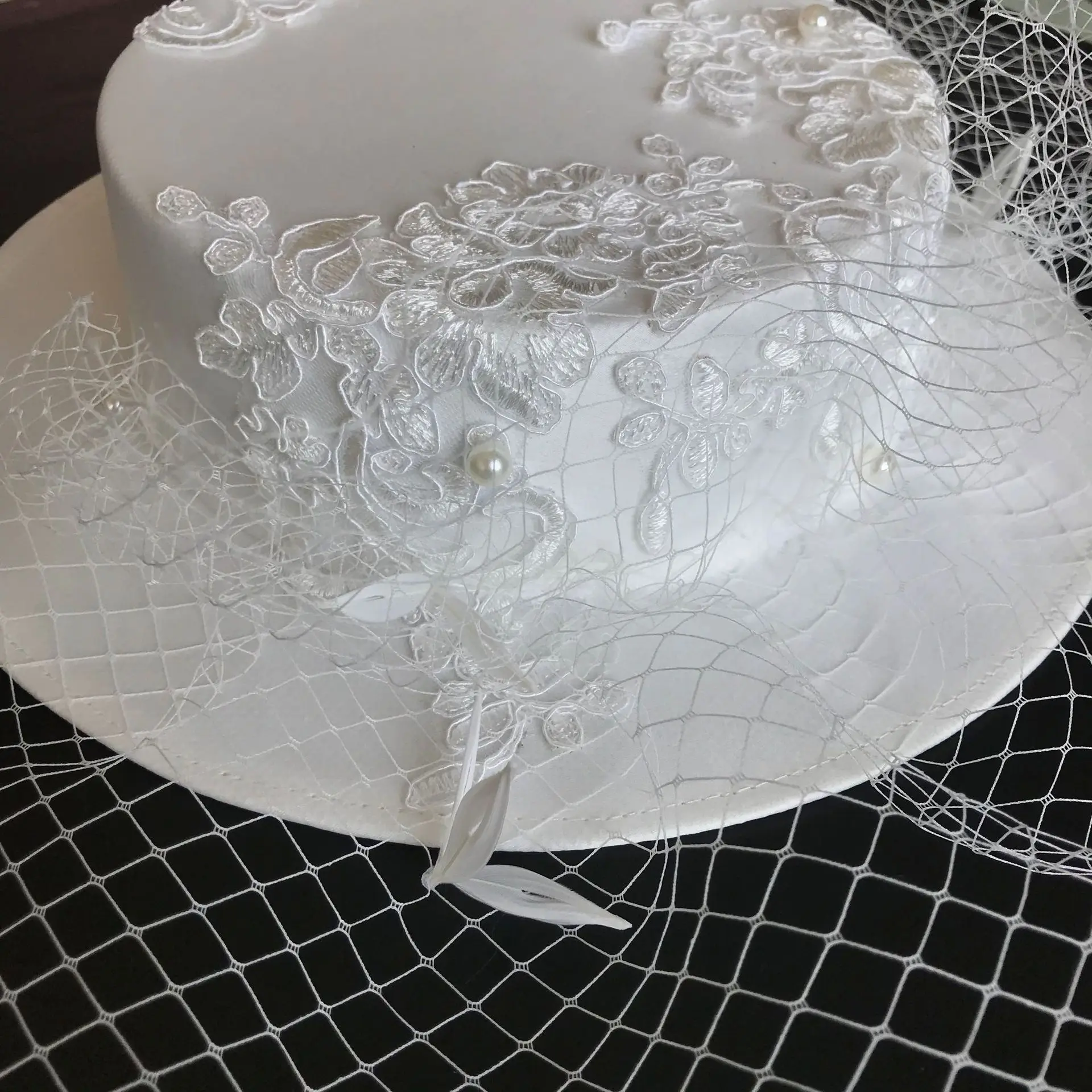 Vintage Wedding Hats White Lace Net Bridal Hats for Bridal Wedding Accessorie Sinamay Wedding Birdcage Veil Gloves Fascinator