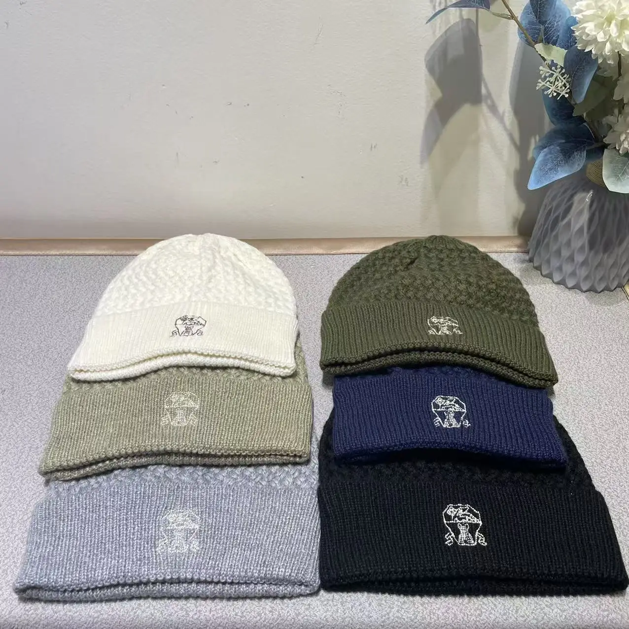 

3-слойная толстая кашемировая шапка-бини на зиму 2025 года, вязаная теплая шапка унисекс в рубчик с вышивкой ананасов для мужчин и женщин