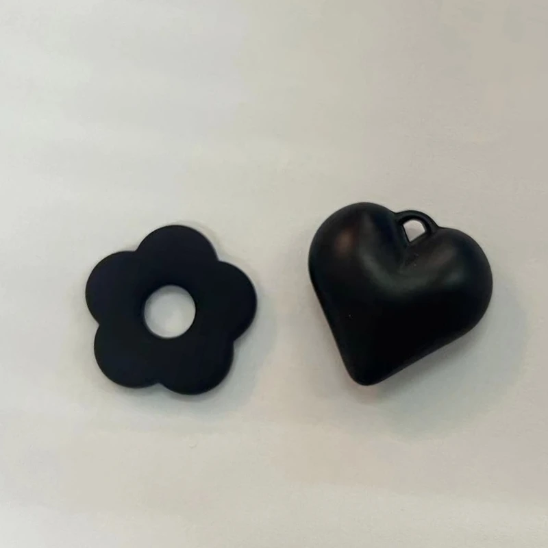 Y1UB Black Flower Sweet Heart Pendant for DIY Keychain Necklace Jewelry Making