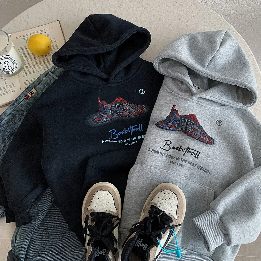 Felpa per neonate infantili Nuovo ricamo invernale per cartoni animati Addensare caldo pullover per ragazzi per bambini Felpe con cappuccio versatili per bambini