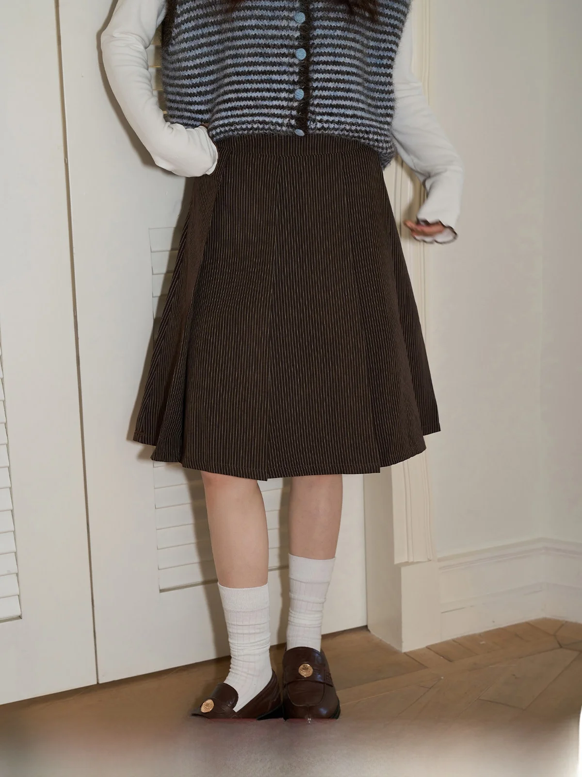 

Коричневая женская юбка миди А-силуэта с высокой талией, весенняя, свободная, стройнящая, в клетку, плиссированная, для офиса, китайского производства