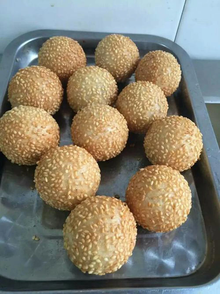 

Dessert Shop Soft Ice Cream Machine Desktop Three Flavor Ice Cream Machine 1200W Ice Cream Making Equipment