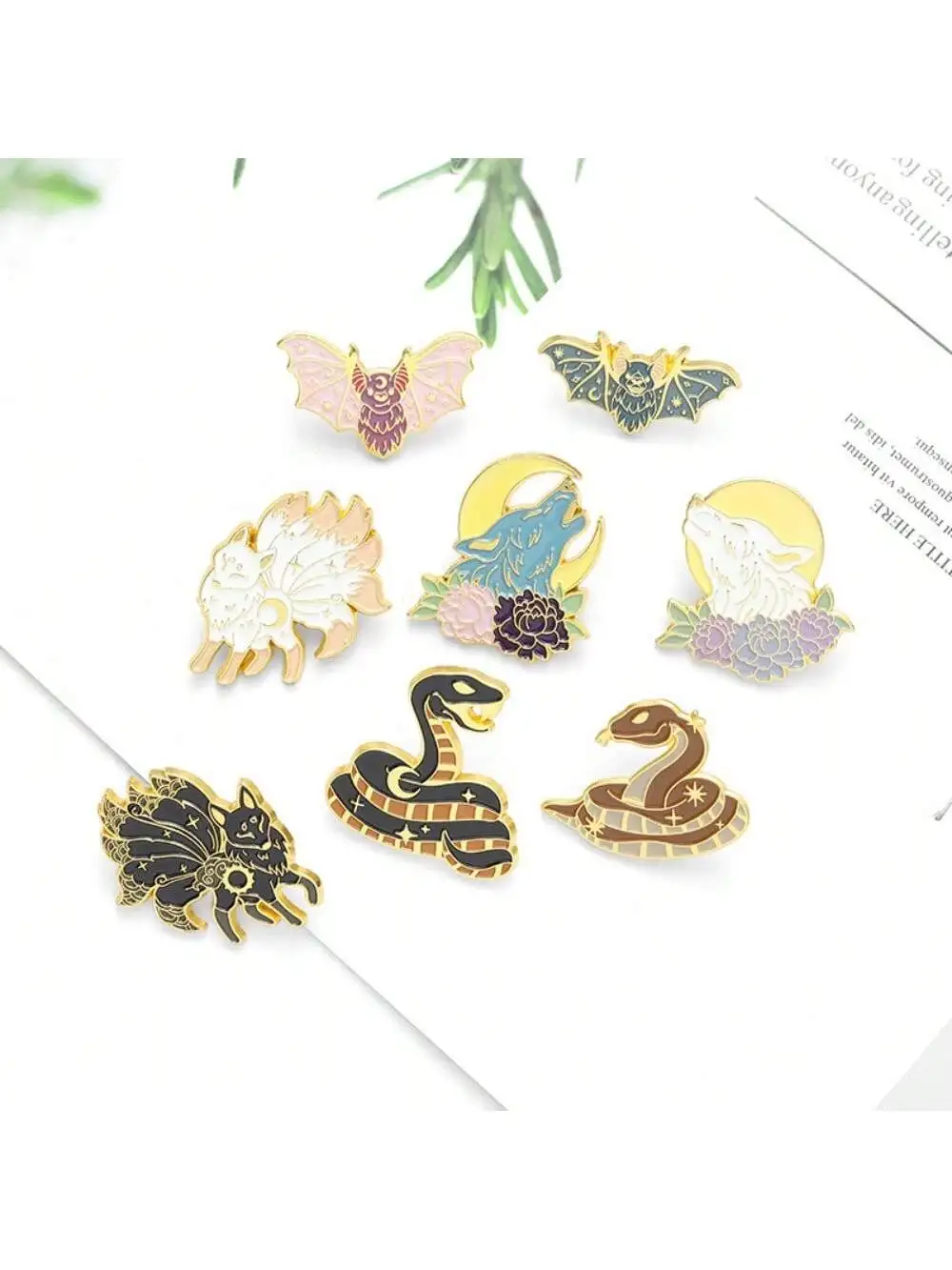 8pcs Creative animal brooch alloy brooch brooch wolf, bat, snake enamel plating brooch clothing decorative brooch holiday gifts