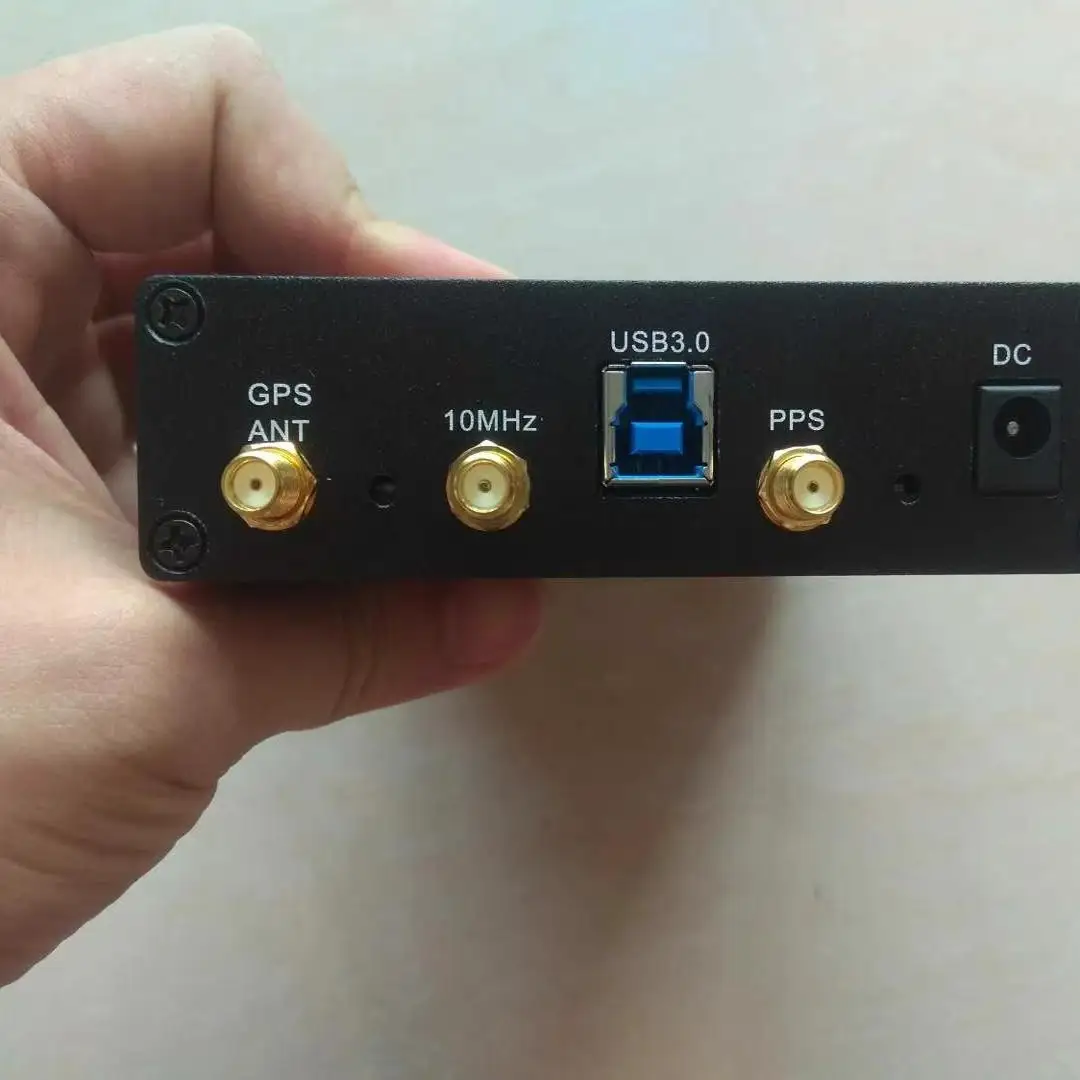 B200 B210 compatible with original performance bladerf limesdr