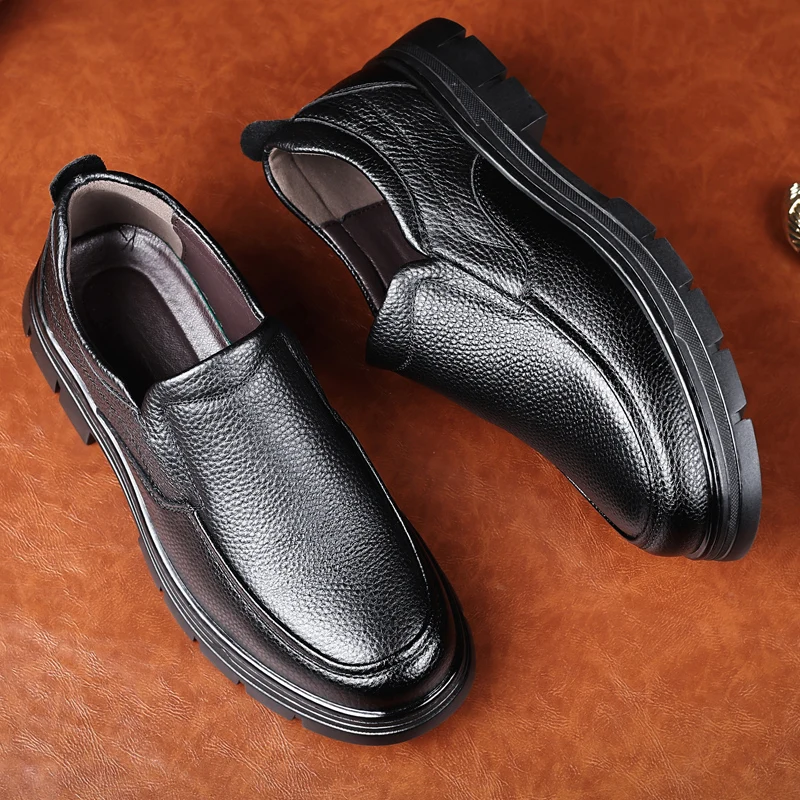 2024 Italian Brand Soft Soled Comfortable Loafers Men's Leather Casual Shoes Elegant New Men's Business Dress Shoes Low Cut