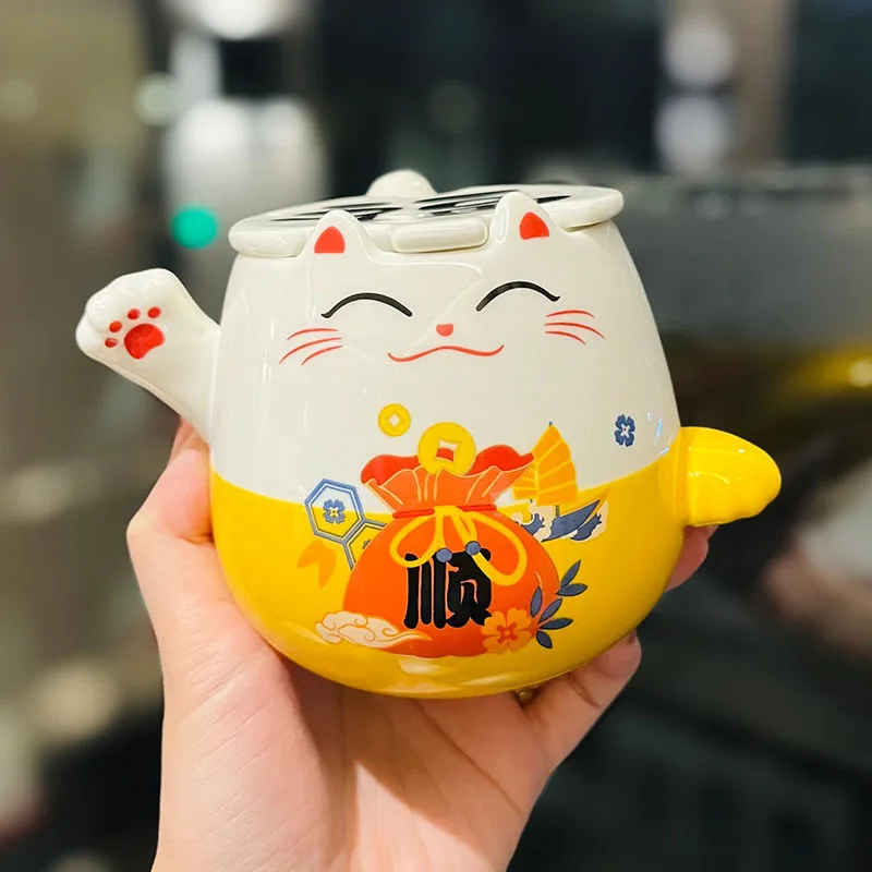 

Japanese Ceramic Cute Lucky Cat Coffee Mug with Lid Large Capacity Maneki Neko Breakfast Milk Mug Office Tea Cup Drinkware 450ML