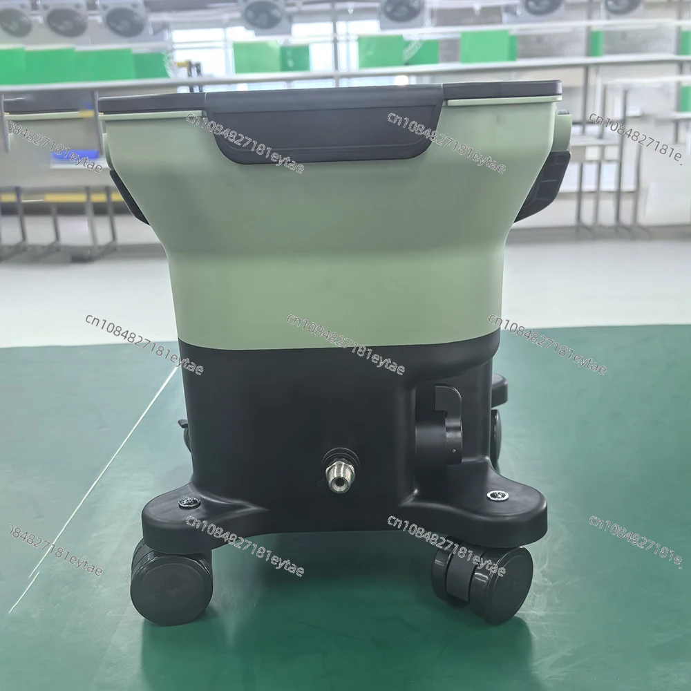 High pressure airless paint sprayer with easy wheel movement