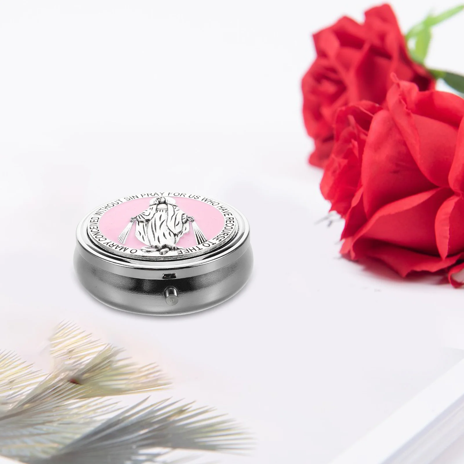 

Trinket Holder Box for Necklaces Earrings Rings Jewelry Storage Display Vintage Keepsake Case Portable Decorative