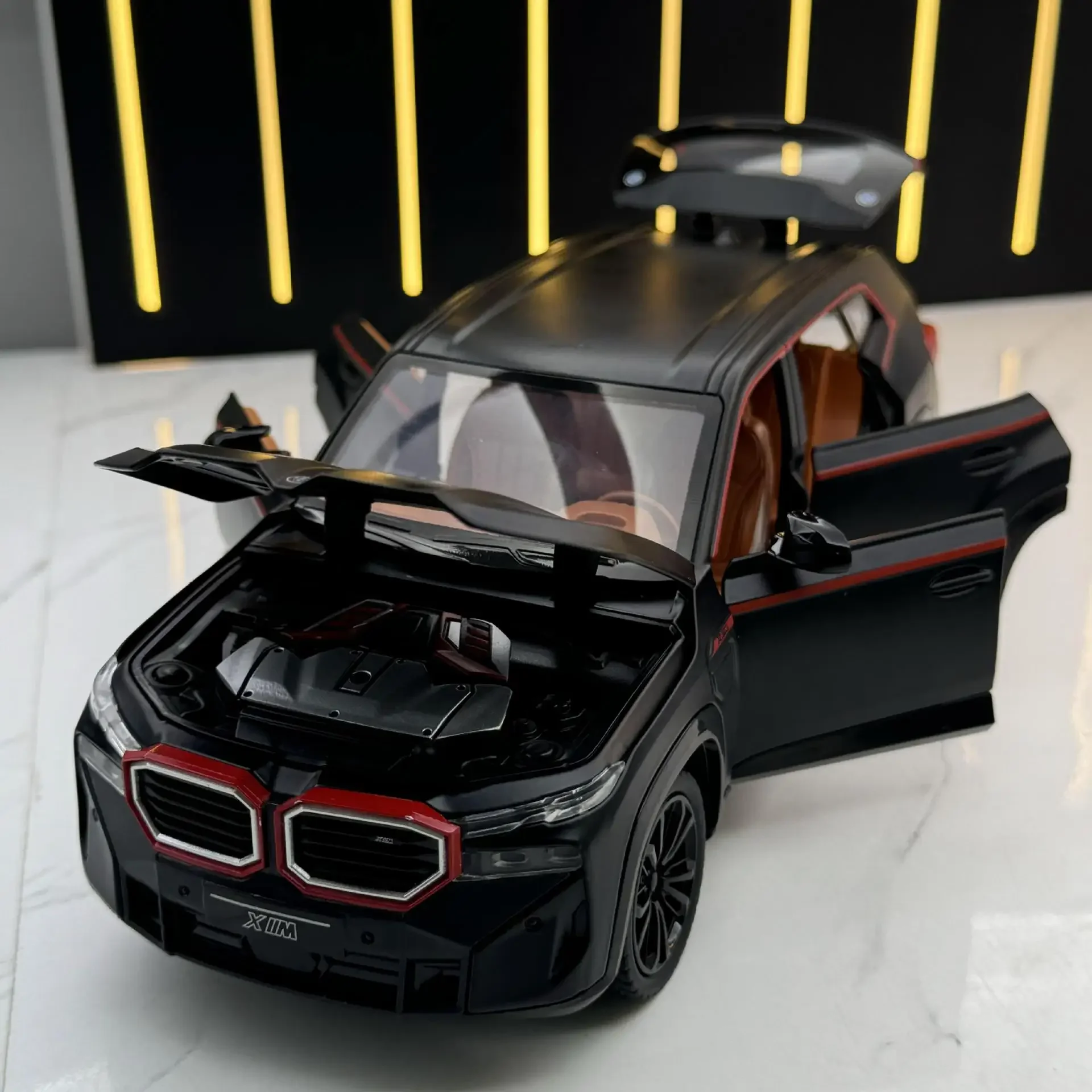 1:24 BMW XM SUV Legierung Auto Druckguss & Spielzeugfahrzeuge Automodell Sound und Licht Zurückziehen Auto Spielzeug für Kinder Geschenke Weihnachten