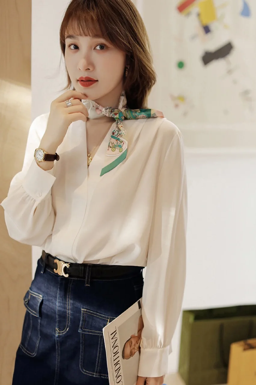 French Elegant Silk Shirt Women 2024 Autumn And Winter Loose All-match High-end V-neck Shirt SATIN Silk Office Lady