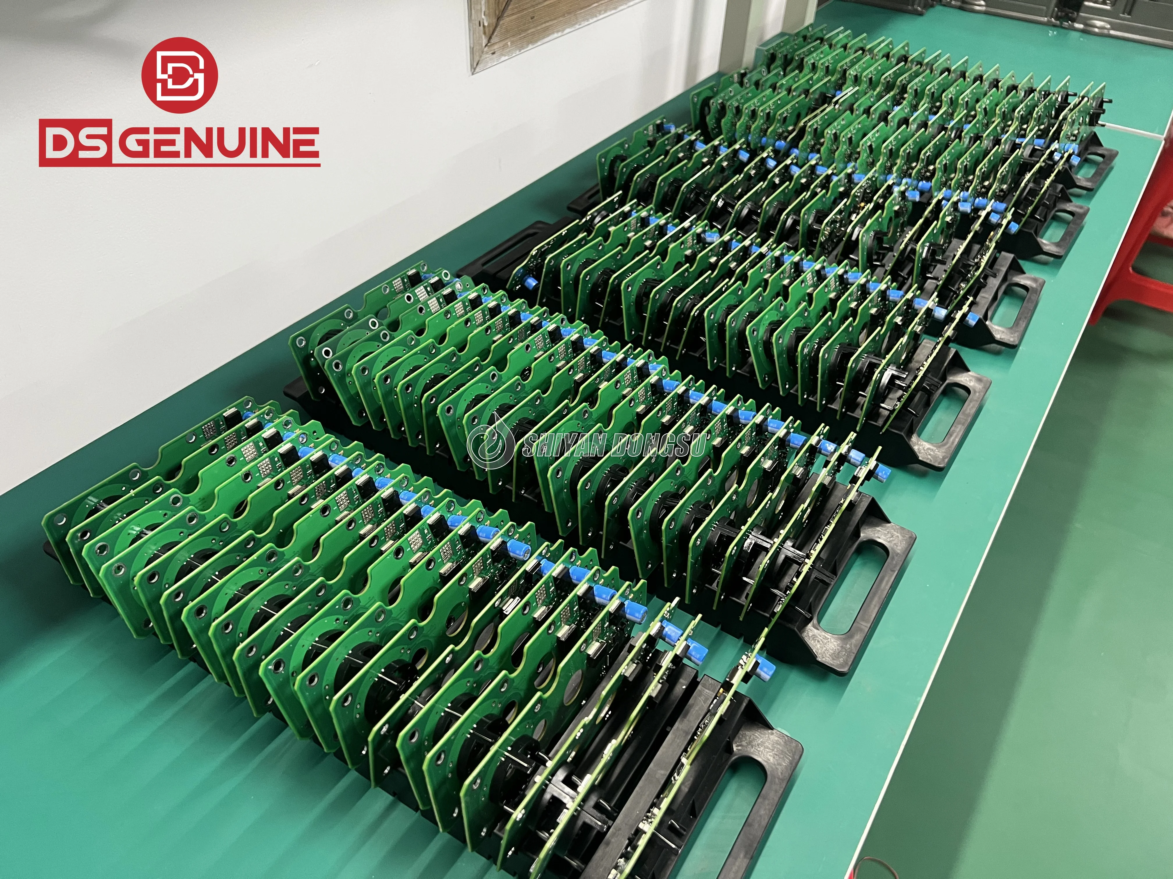 TLF DS حقيقية HE300VG HE351VE VGT مجموعة الشاحن التربيني المحرك لوحة تحكم PCBA 5452689