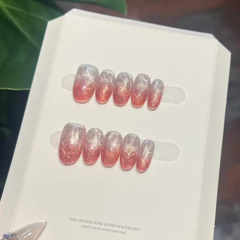 10 ชิ้นประกายแวววาวทำด้วยมือกดบนเล็บพลอยสีแดงการไล่ระดับสีคลื่นน้ำแมวตาตาเล็บปลอมที่ถอดออกได้