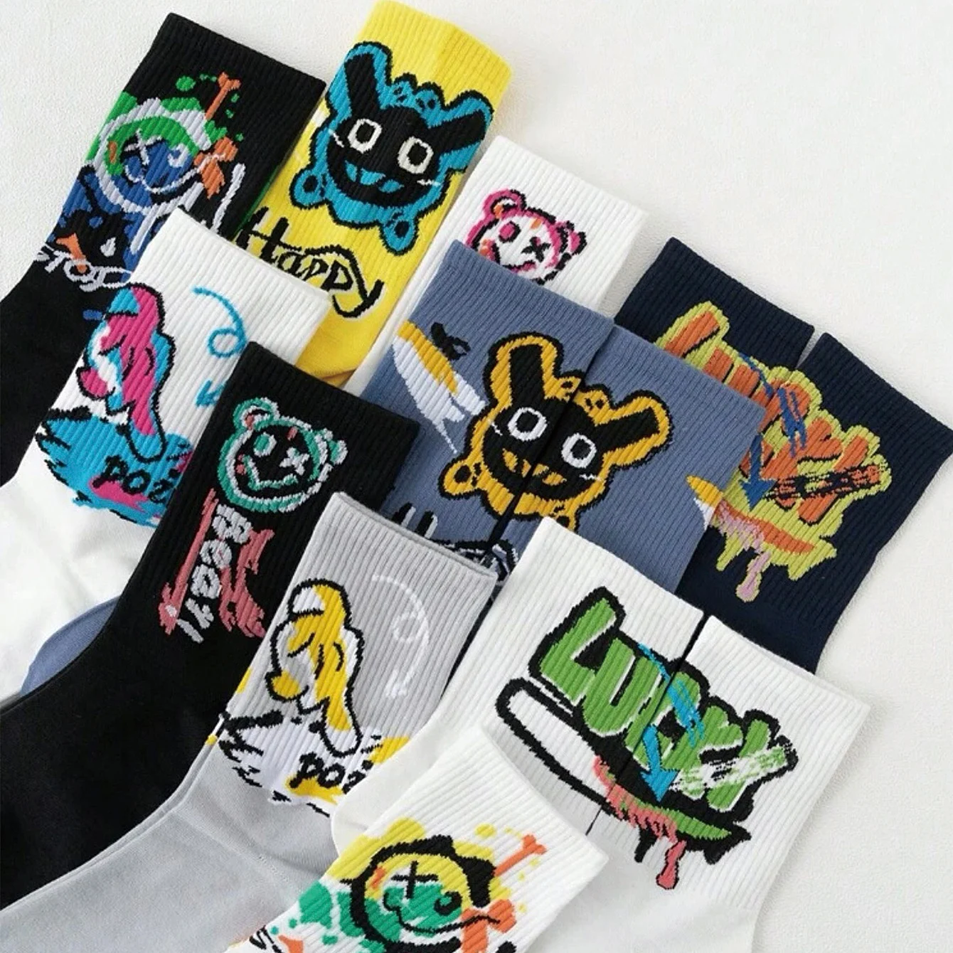 Multicolour Men\'s Crew Socks, Graffiti Street Fashion, Comfortable, Breathable, Moisture-Wicking