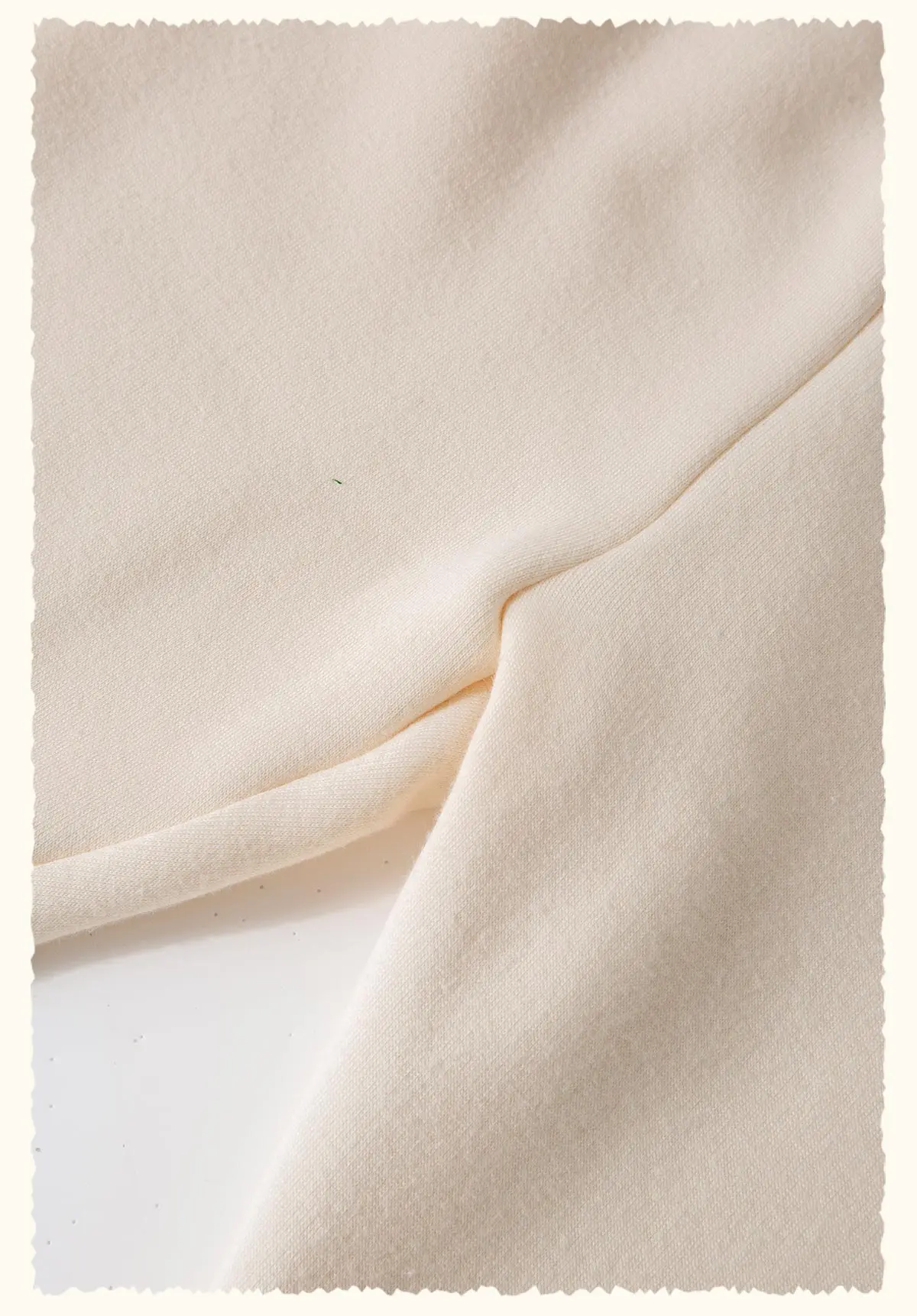 Amila 2026 Kinder-Winterhose mit dickem Samtbesatz, in mehreren Farben erhältlich, schmale Passform, mit Stickerei verziert. – Detail 8