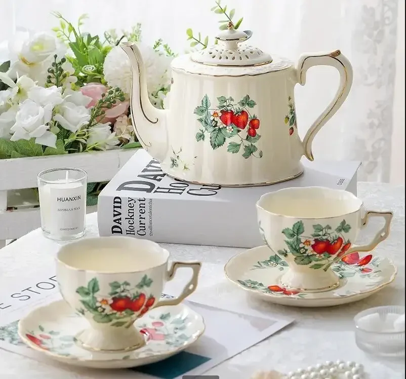 

Vintage Court Style Coffee Cup and Set Afternoon Tea Teapot Kettle Ceramic Water Milk Cups Plate Mugs