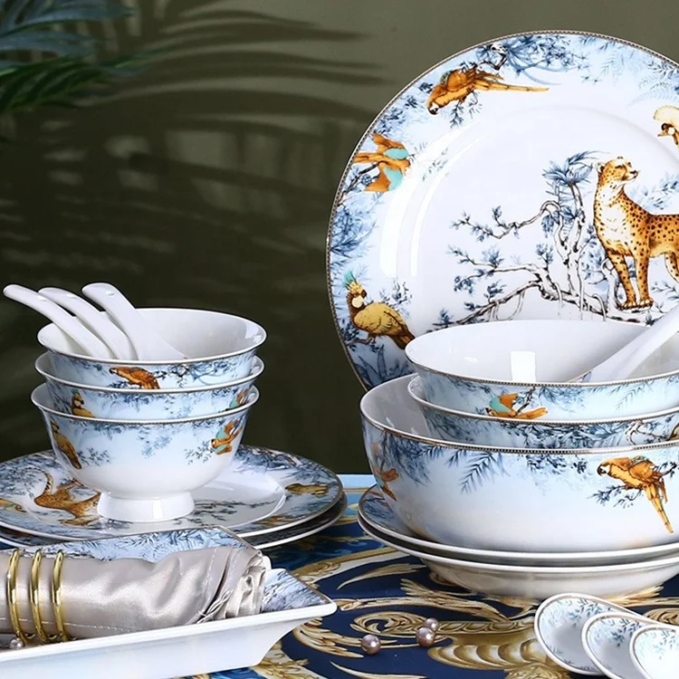 Mother's Day Father's Day Luxurious Royal Porcelain Party Set Tableware Melamine Cutlery Set Dubai Luxury  Plates And Dish