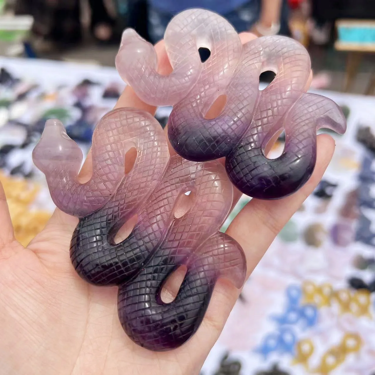 8-9CM Natural   fluorite Snake Hand Carved High Quality Flashing Crystals Beautiful Gemstone for Home Decoration Collection