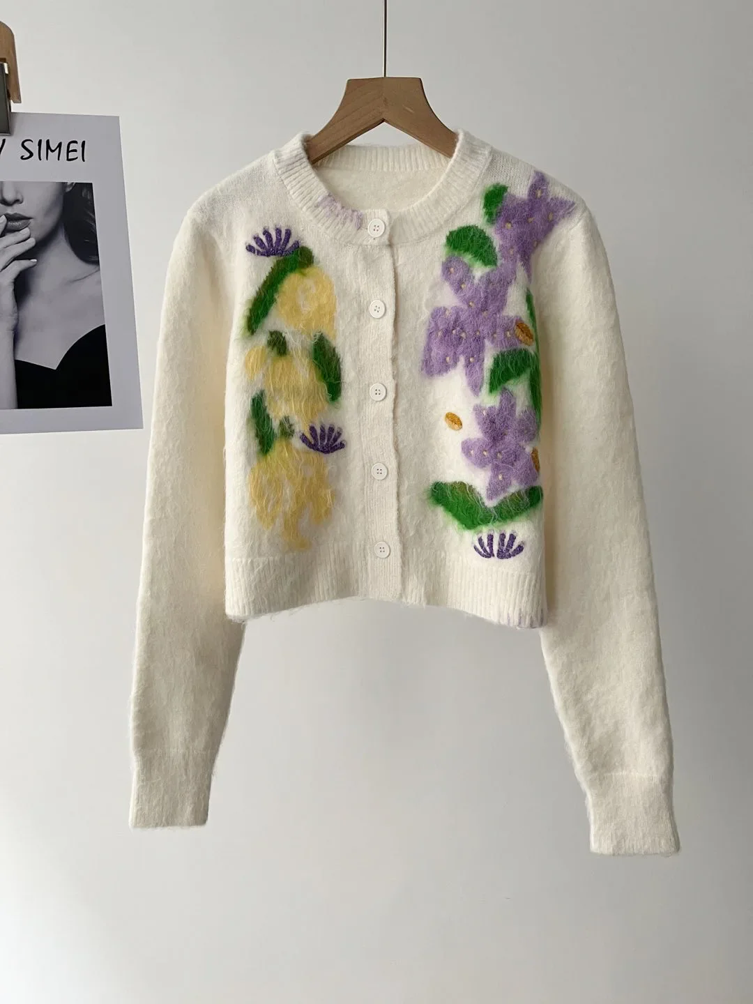 

Вязаный кардиган с цветочной и шерстью, инкрустированный цветочным плечом, женская плюшевая куртка, топ на осень и зиму 077.