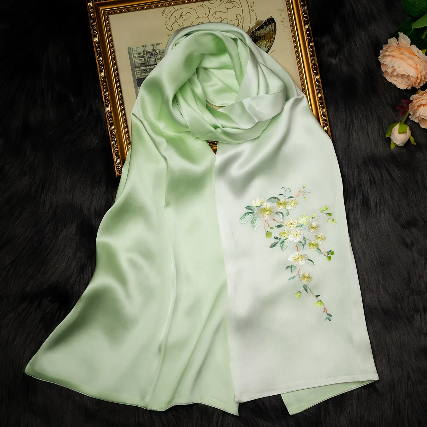 

Suzhou Embroidery Pure Silk Scarf Hand-Embroidered Silk Shawl,Intangible Cultural Heritage Gift, Featured Business Souvenir Gift