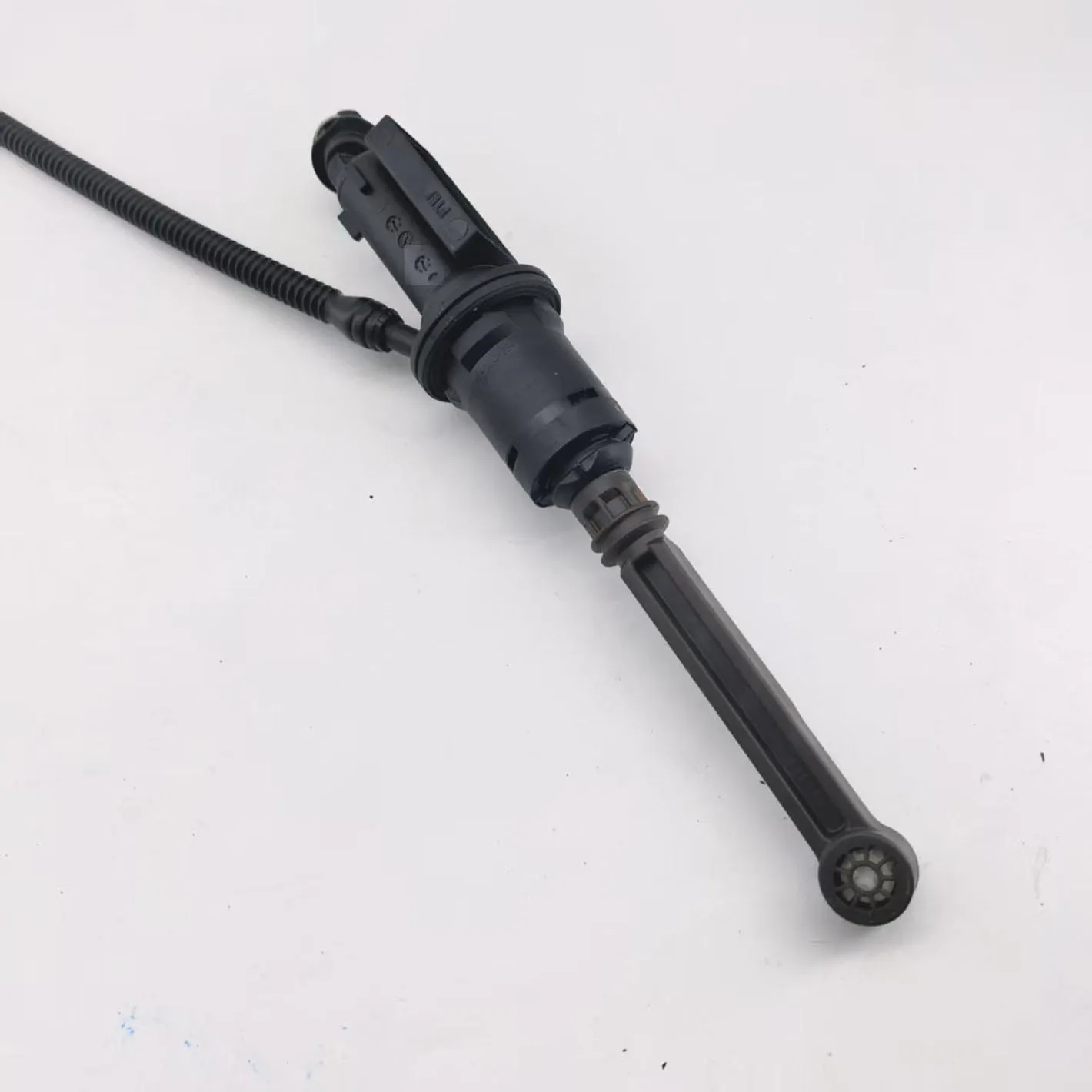 

9689016580 Clutch master cylinder for Peugeot 3008 3008 Chine 308 5008 Partner (B9) Partner Tepee (B9) RCZ Citroen C4 C4 PICASSO