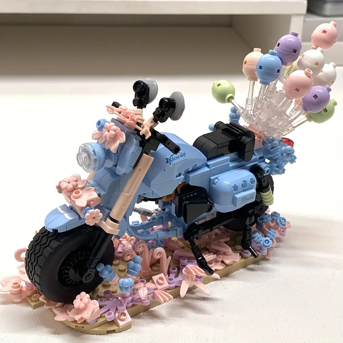 

Мини-модель мотоцикла с цветочным узором, конструктор, интерактивная развивающая игрушка, подарок для детей