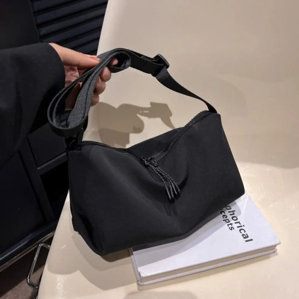 

Multi-functional Zipper Crossbody Bag Niche Design Nylon Shoulder Bag Solid Color Korean Style Small Phone Bag Grocery Handbags