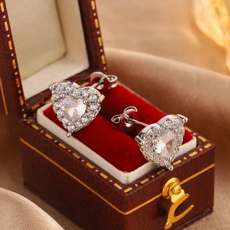 

Модные и универсальные женские серьги из серебра S925 пробы в форме сердца с геометрическим узором и полным покрытием бриллиантами