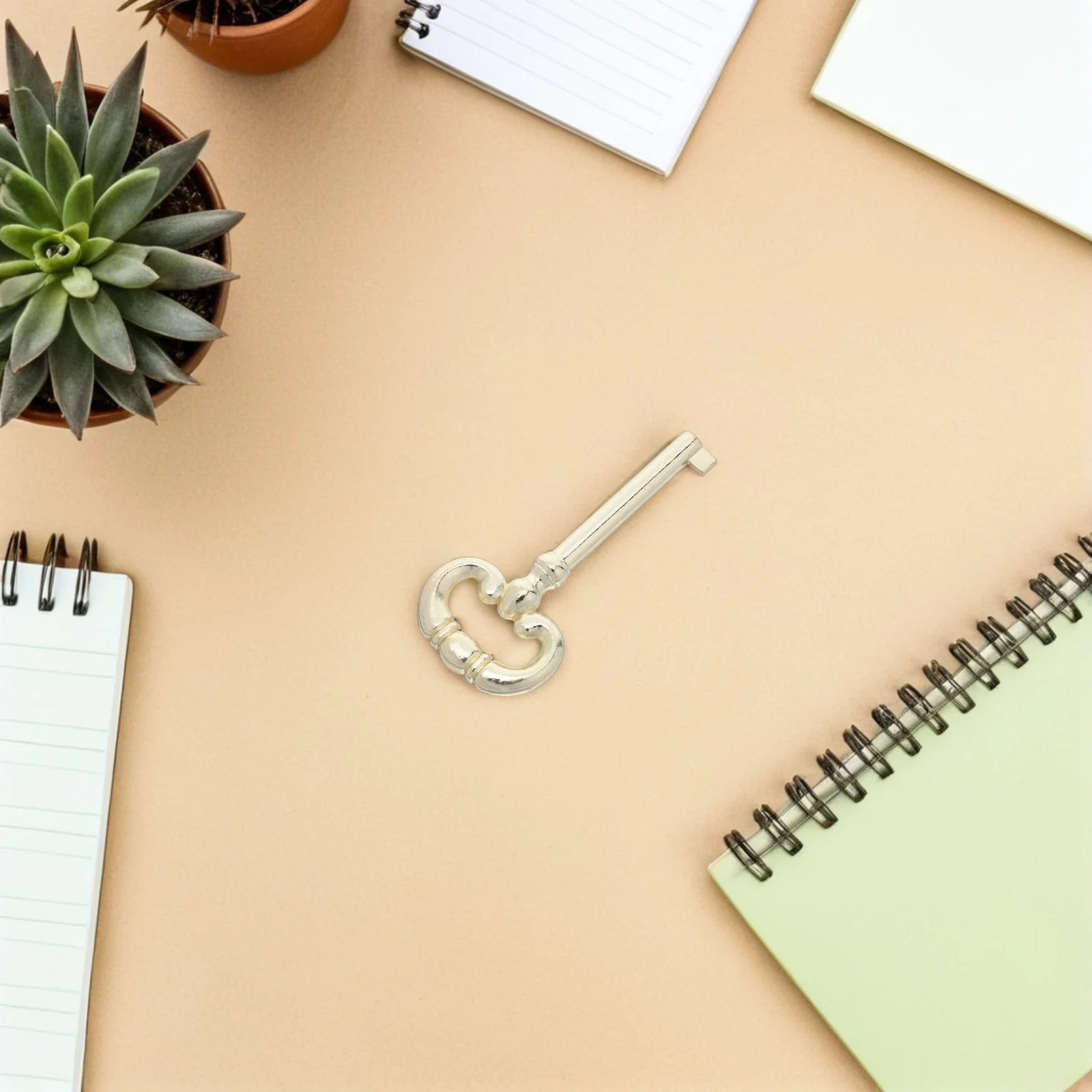 

Universal Clock Door Key for Grandfather Wall Retro Mechanical Timepiece - Replacement Repair Accessory Tool for Floor Clocks