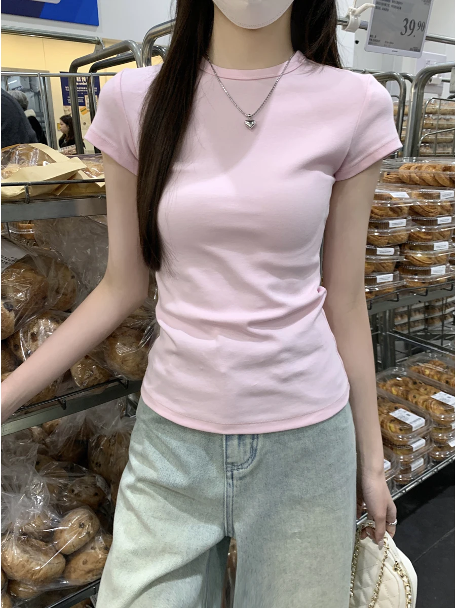 

Летняя белая женская футболка ort Sve Korean Sle Slim Fit oulder round Ne Base Layer Top Faionable Base irt