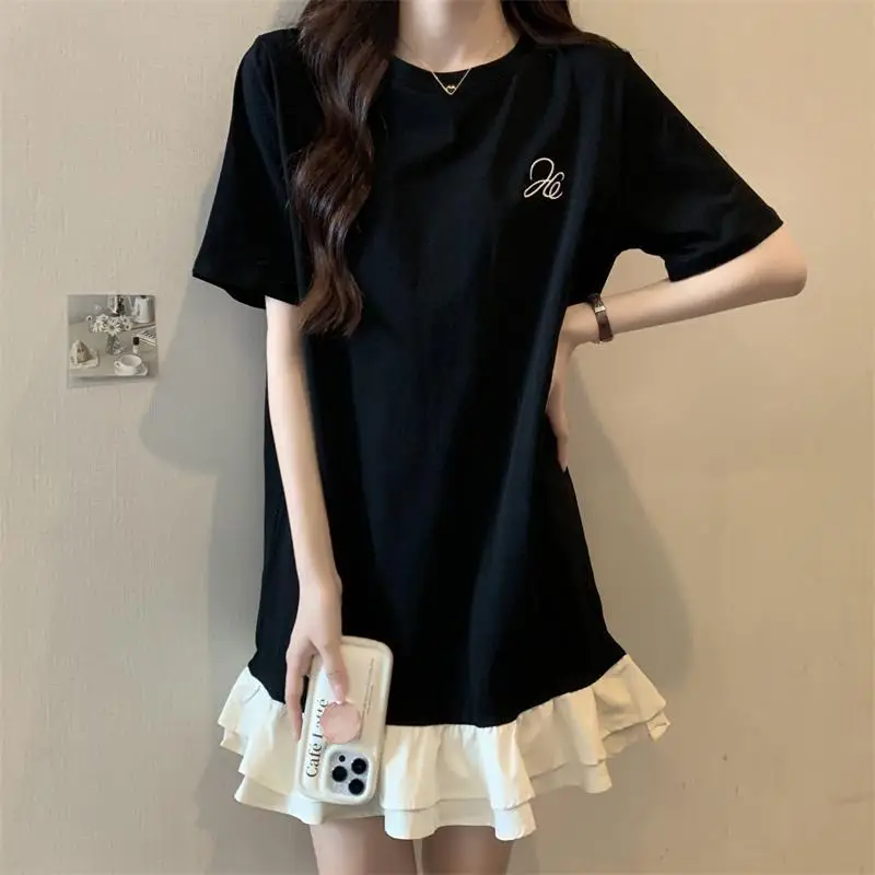 Sukienka T-shirtowa plus size z patchworkiem, letnia, nowa, z krótkim rękawem, luźna, kontrastowa, koreańska sukienka midi, codzienna moda, odzież damska.