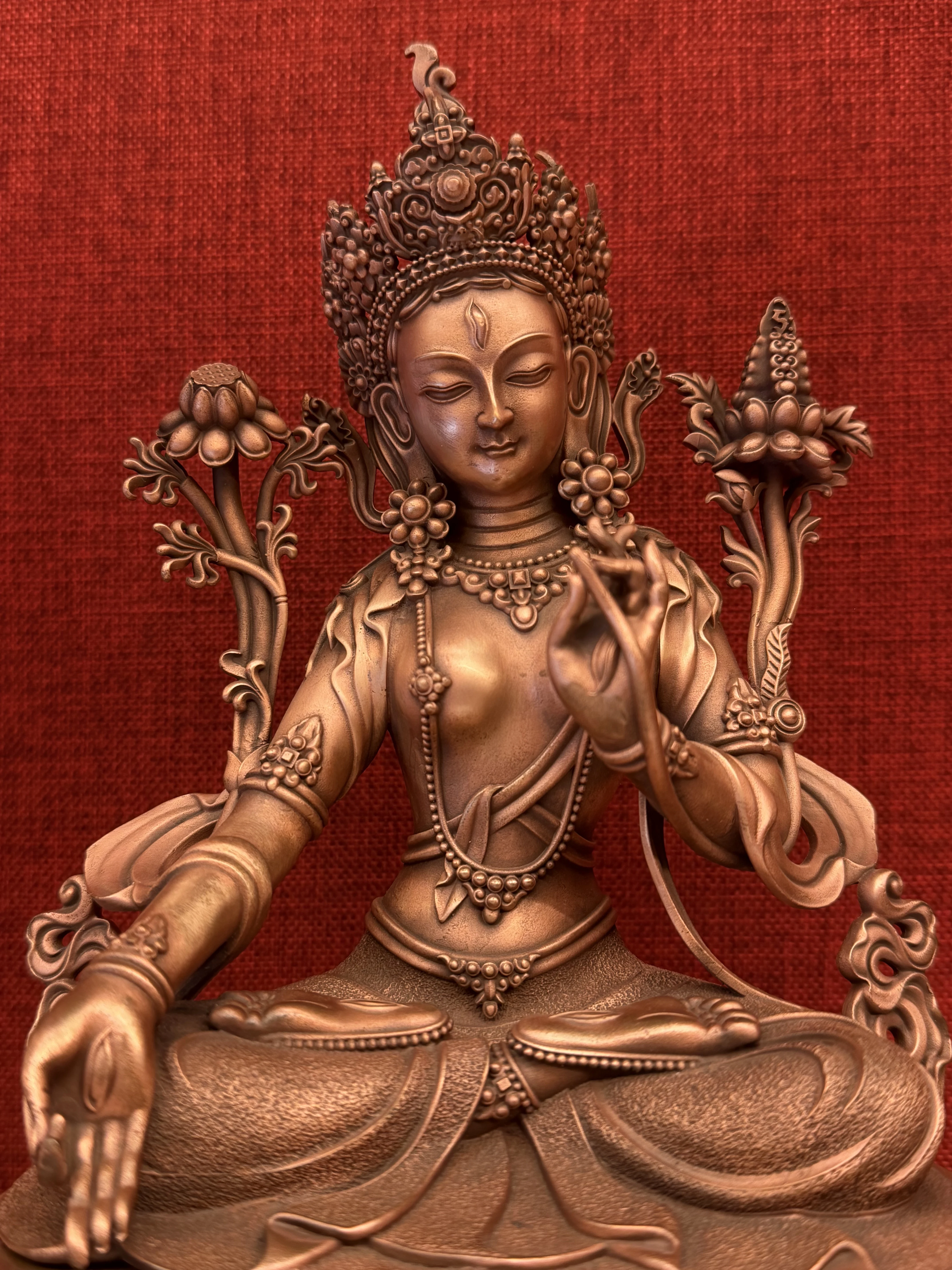 Pure purple copper premium Buddha statue, white Tara, height 23 cm, fine craftsmanship base, finely carved