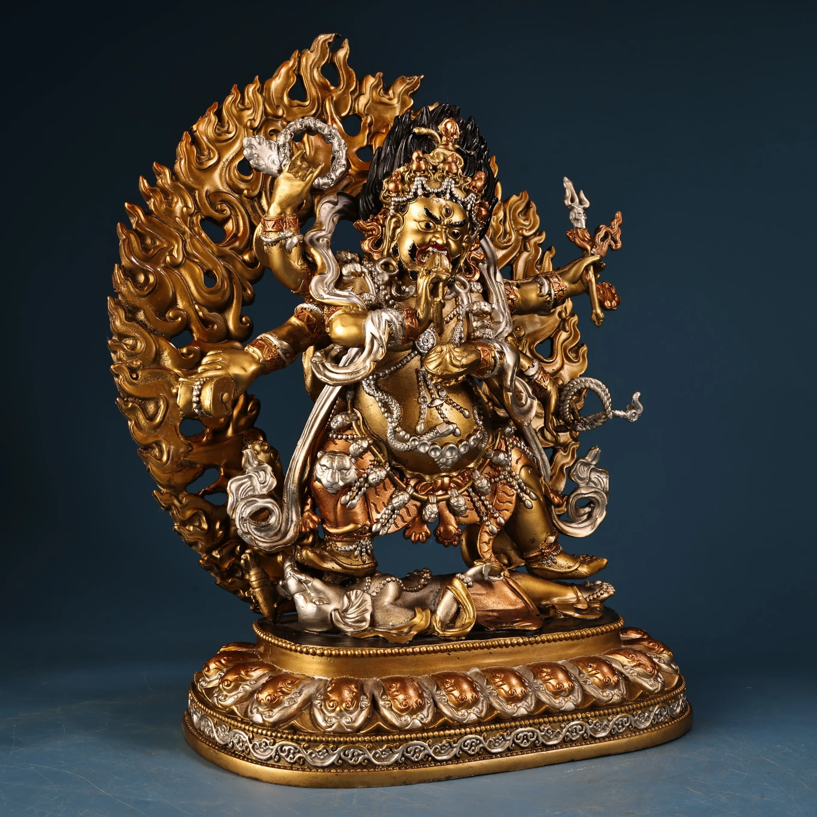 Brass gilt silver painted face tracing backlight six arms Mahaga block God of Wealth Buddha Home Hall incense case accessories o