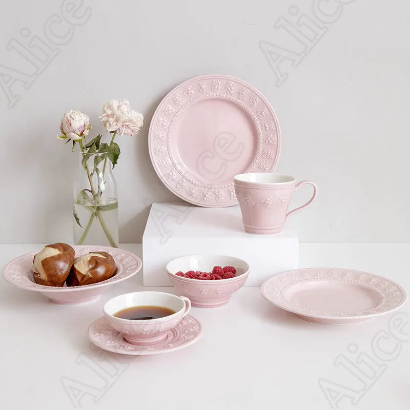 European Relief Ceramic Plates and Bowls Set Creative Restaurant Home Pasta Dinner Plates Rice Bowl Underglaze Color Tableware