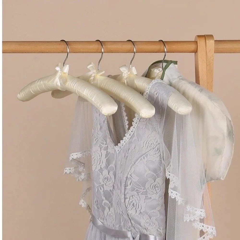 5PCS Soft Satin Padded Clothes Hanger Non-slip Traceless Satin Padded Display Hanger Wrinkle-resistant Sponge Clothes Hangers