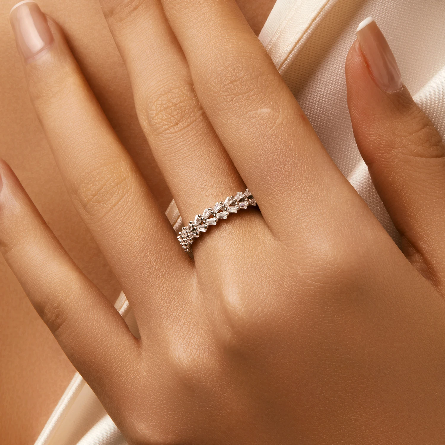 MODIAN 925 Sterling Silver Clear CZ Trapezoid Eternity Finger Ring modny mała biżuteria ślubna do układania w stosy dla kobiet — zdjęcie 3