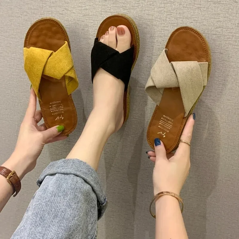 

Summer New Designer Slippers for Women Fashion Casual Suede Flat Slipper Shoes Female Luxury Sandals