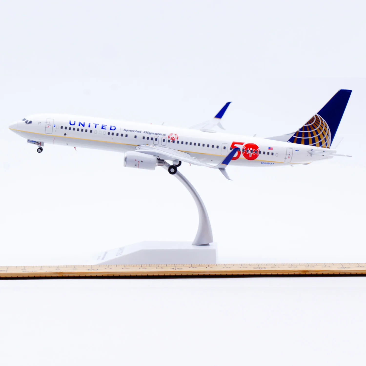 XX20618 Alloy Collectible Plane Gift JC Wings 1:200 United Airlines Boeing B737-900ER Diecast Aircraft Jet Model N66837