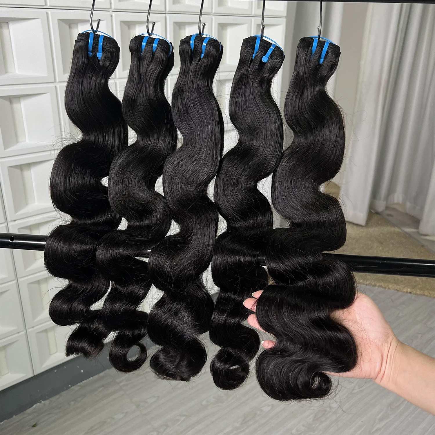 Swanee 15a onda do corpo cabelo birmanês feixes de cabelo virgem cor natural 100% não processado feixes tecer cabelo humano para áfrica feminino