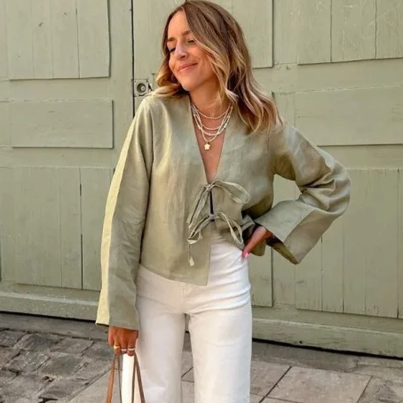 C. Nieuwe 2024 Lente Nieuwe Vrouwelijke Street Tops Groen Linnen Met Lange Mouwen Voor Damesmode Chic Casual Losse V-Hals Shirt