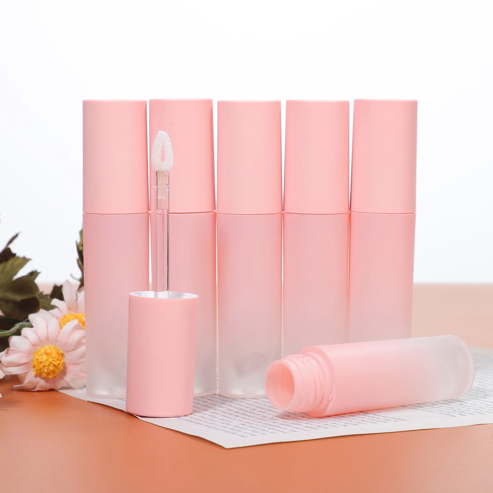 8 Tubetti per Lucidalabbra da 3ml, Vuoti e Ricaricabili, Eleganti con Colore Sfumato, Compatti e Ideali per Viaggi, per Trucco e Balsamo Labbra