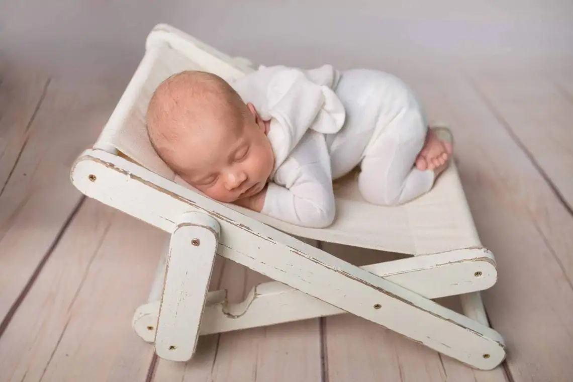 Newborn Photography Props Beach Lounge Chair Wooden Multi Function Sofa Baby Memorial Studio Photography Accessories Posing Bed