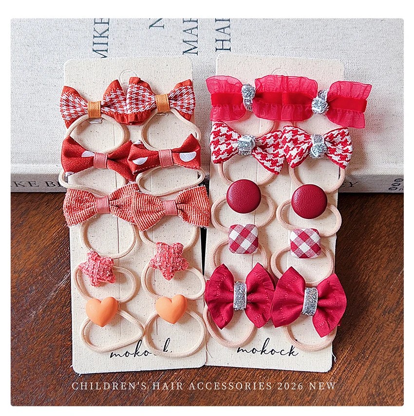 10 Stück Süße Kinder-Haarschleifen aus Stoff mit Blumen- und Karomuster, Mini-Elastische Haarbänder mit Pompon, Herzperlen, Haaraccessoires für Mädchen und Kleinkinder – Detail 3
