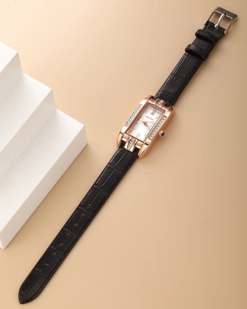 Reloj de cuarzo resistente al agua para mujer, pulsera cuadrada de moda con incrustaciones de diamantes de lujo, ligero, temperamento Simple