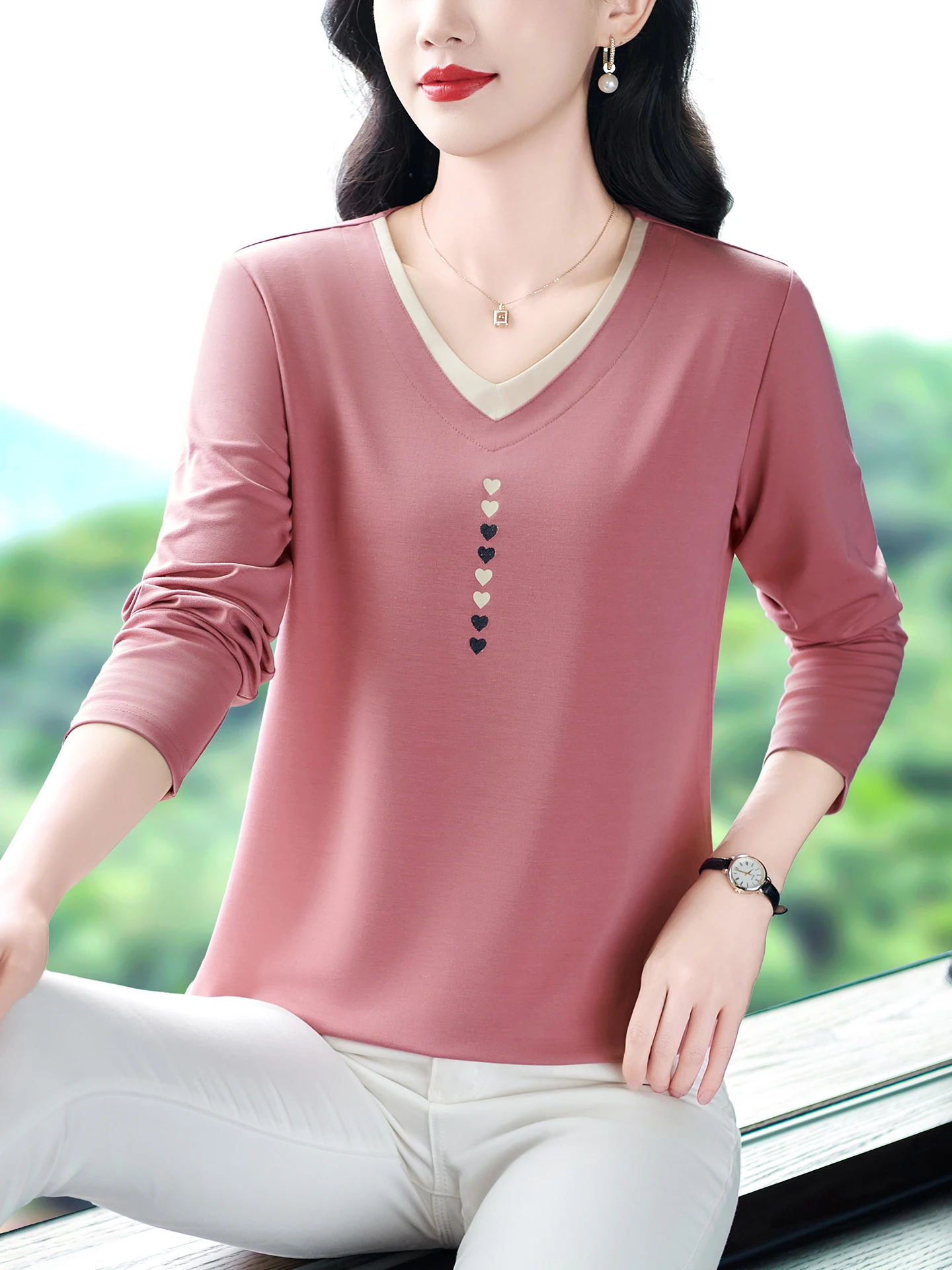 

Faionable V-Ne Long Sve T-irt Women's Spring Autumn 2025 New Sle plus Size Versatile Mommy's Clothing Casual Wear